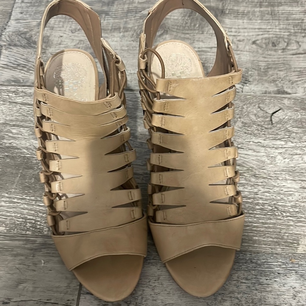 Vince Camuto tan heel worn maybe twice - Picture 1 of 4